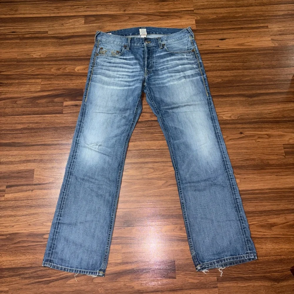 True Religion Bobby Super T Jeans - Light Wash Denim